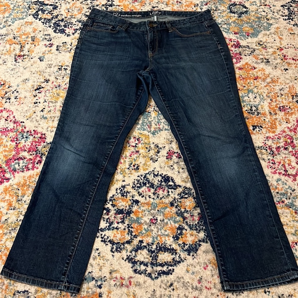 Women’s LOFT 12P 31P petite Modern Straight 5 pocket jeans, no distressing - Picture 2 of 13